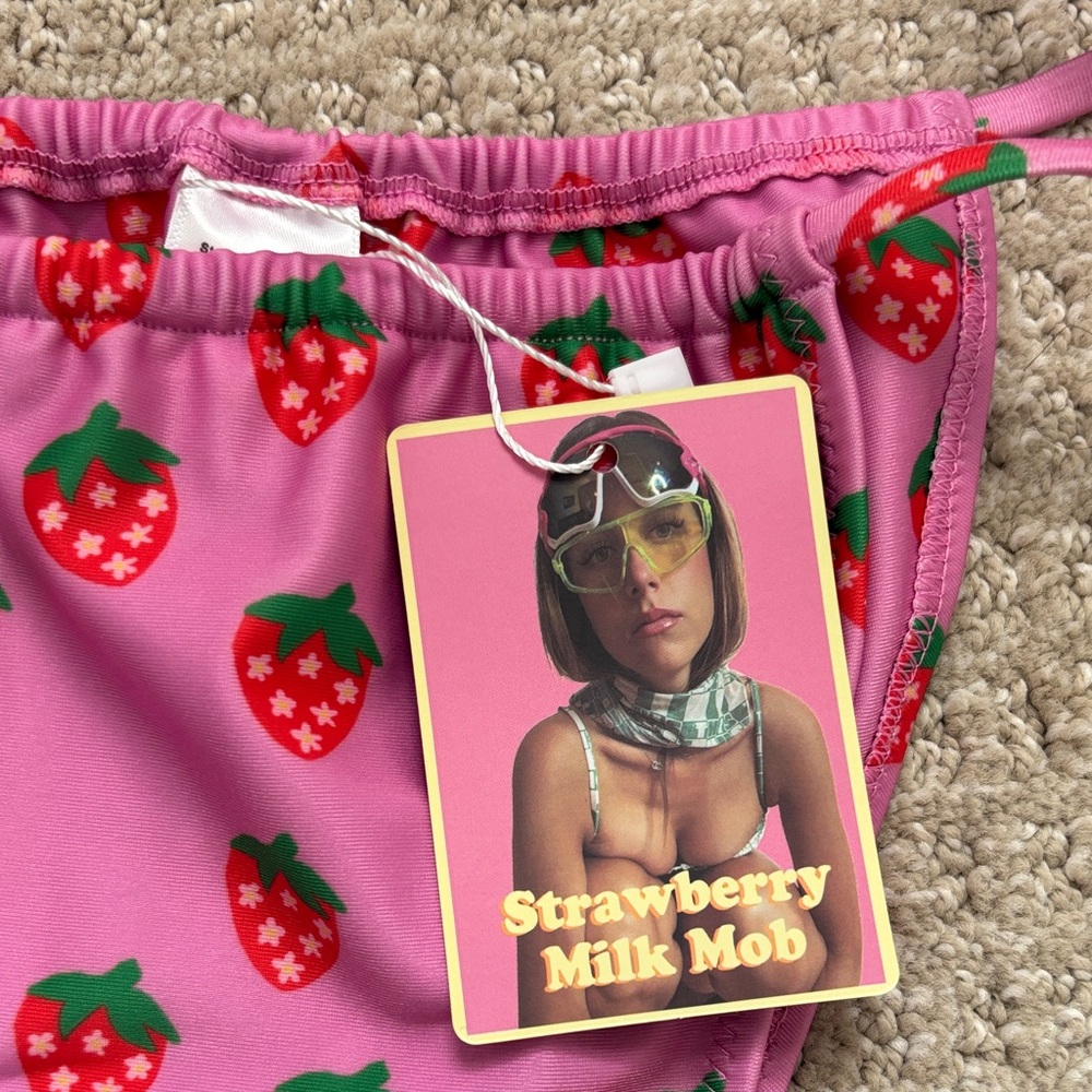 Strawberry Milk Mob Fragola top & bottom - Picture 4 of 8